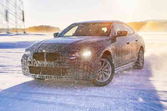 BMW's electric i4 sedan will have more power than the M4 image