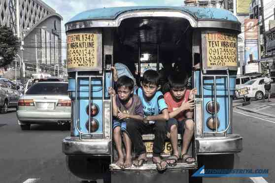 DOTr: Old jeepneys can continue if they pass vehicle inspection image