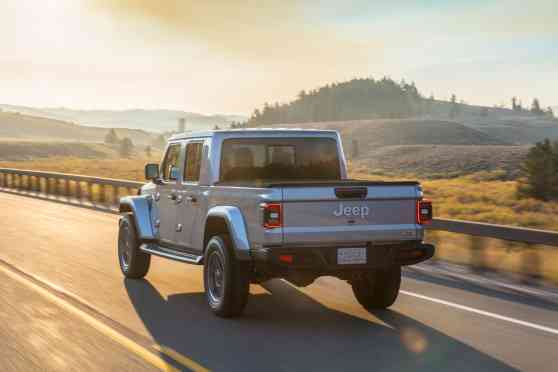Jeep PH says Gladiator pick-up coming 2020 image