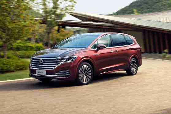 2020 Volkswagen Viloran is a Toyota Alphard fighter image