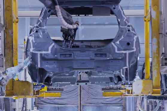 Nissan is upgrading their plants with robots, new tech image
