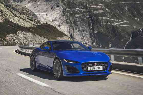 We like the fresh new look of the 2021 Jaguar F-Type image