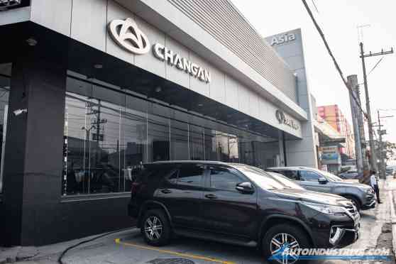 Autohub opens first Ssangyong-Changan dealership in Metro Manila image