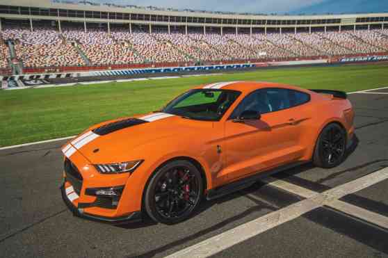 Ford&rsquo;s new program teaches owners how to drive their Shelby GT500 image