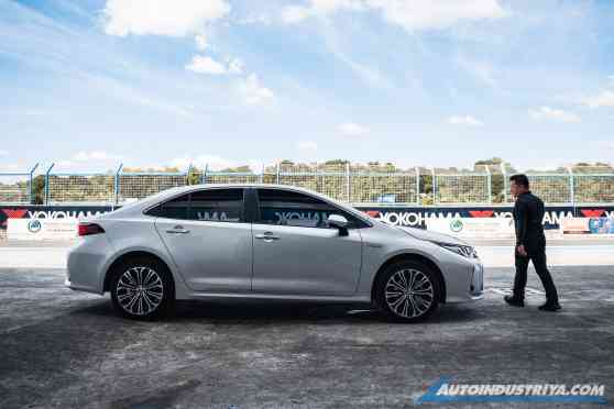 We experience how Toyota Safety Sense works, and it is brilliant image