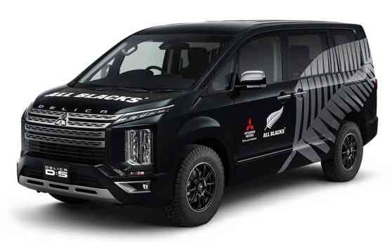 We like the all-black look of this Mitsubishi Delica D:5 image