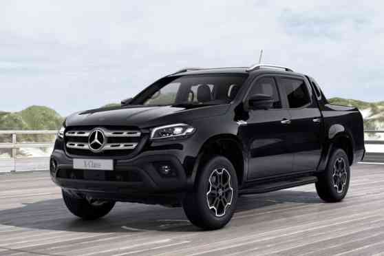 2020 Mercedes-Benz X-Class looks mean in all-black image