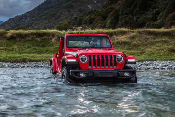 All-new Jeep Wrangler PHEV to be revealed at CES 2020 image