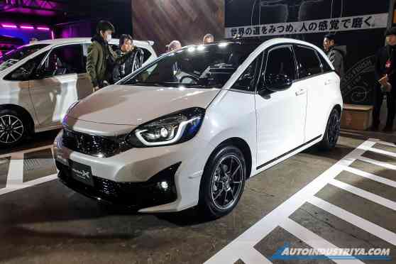 Does the Honda Jazz look better as the Fit Modulo X? image