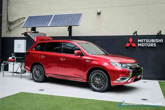 Mitsubishi Outlander PHEV coming to PH by late 2020 image