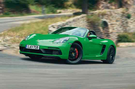GTS versions of 2020 Porsche Cayman, Boxster to get 4.0L flat-six image
