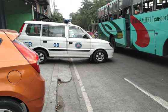 LTO relieves enforcers involved in bad parking incident image