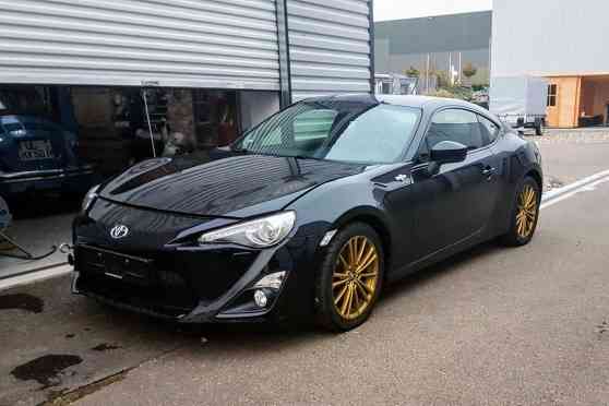 Someone swapped an electric motor into this Toyota 86 image