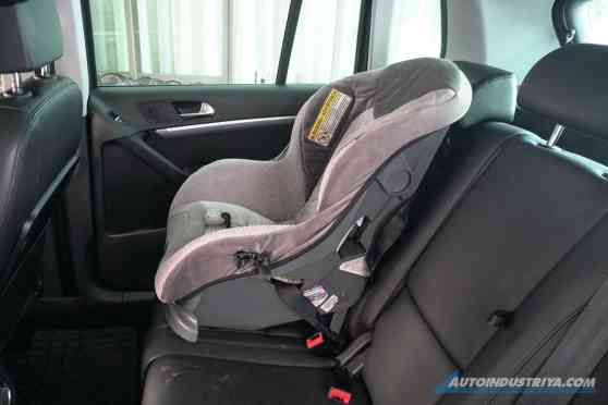 Child seat law to be implemented soon, kids below 12yo can't sit in front image