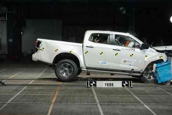 2020 Isuzu D-Max scores maximum five-star crash safety rating image