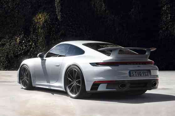 Porsche 911 Aerokit adds GT3-style wing to 992 image
