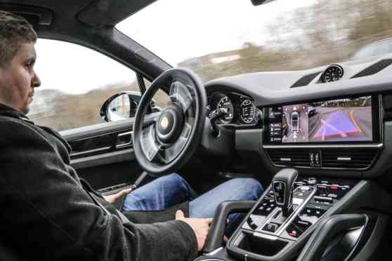 Porsche is testing a self-driving Cayenne image