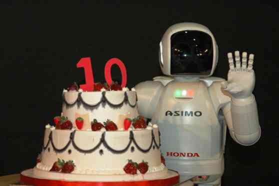 ASIMO Celebrates 10th Birthday image