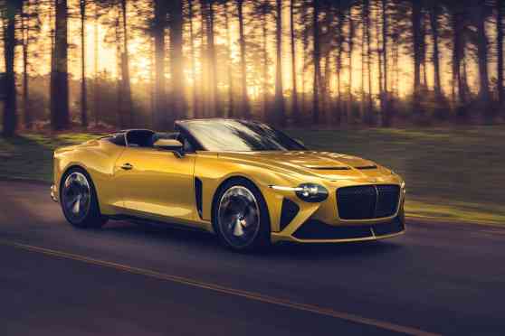 Bentley keeps art of coachbuilding alive with Mulliner Bacalar image