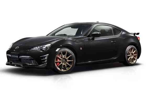 Toyota goes dark with 86 Black Limited special image
