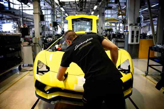 COVID-19 pandemic forces Lamborghini to shut down production image