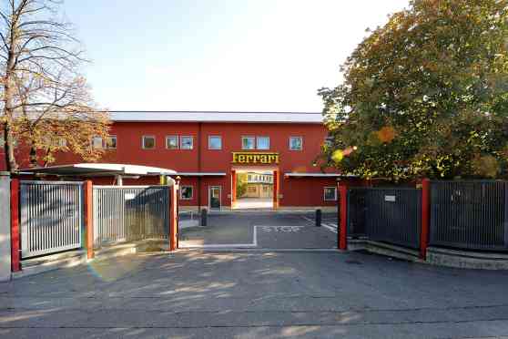 Ferrari shuts down their factories in Maranello and Modena image