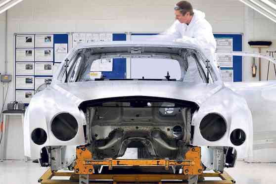 Bentley begins month-long production suspension image