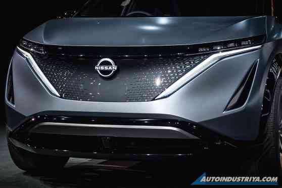 Will Nissan brand, Z car get new badges too? image