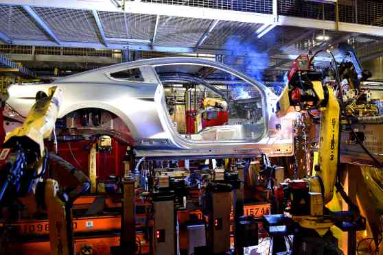 Ford won't restart North America production next week image
