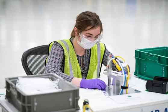 General Motors to make 1.5 million face masks per month image