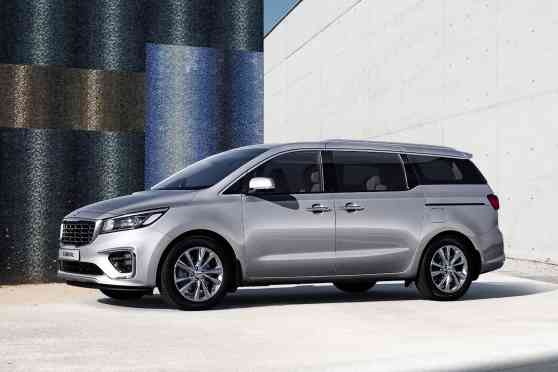 2021 Kia Carnival will be bigger, could debut this July image