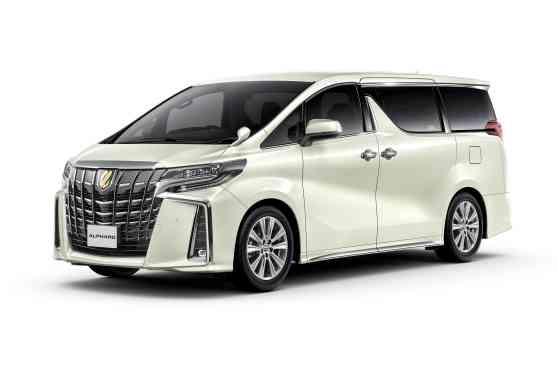 King Bling: 2020 Toyota Alphard, Vellfire get 'gold' upgrade image