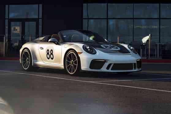 Porsche auctioned this special 911, raised $1M for pandemic aid image
