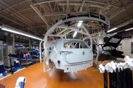 Volkswagen just restarted Golf production in Germany image