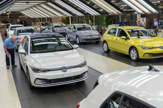 Volkswagen profits drop 81.4% but could rebound by end of 2020 image