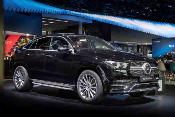 Daimler global sales take a big hit due to COVID-19 image