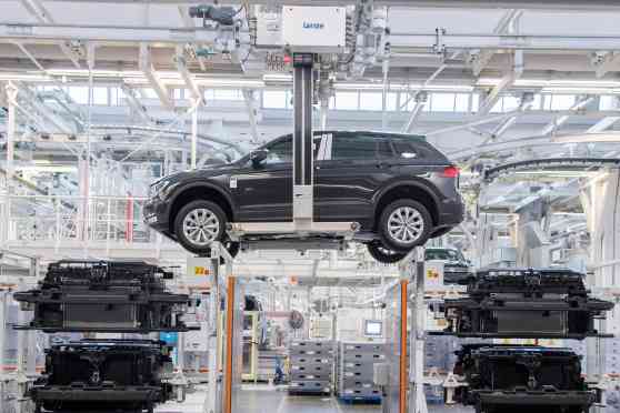 Volkswagen turns to Industrial Cloud for efficient vehicle production image