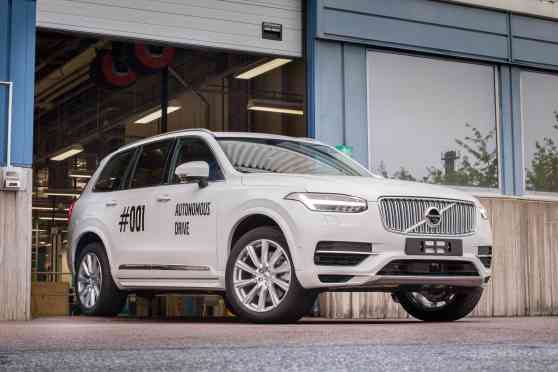 Volvo could have hands-free highway driving tech by 2022 image