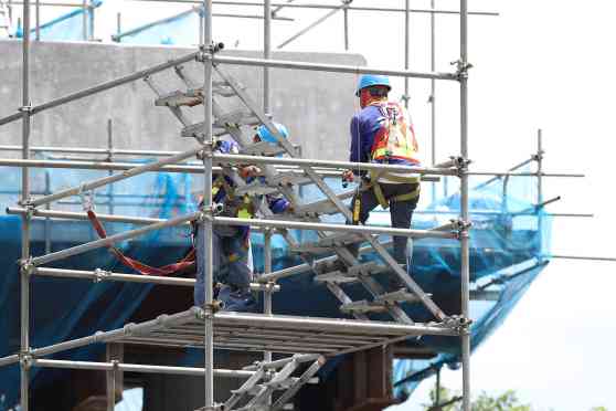 Major Metro Manila infra projects have restarted construction image