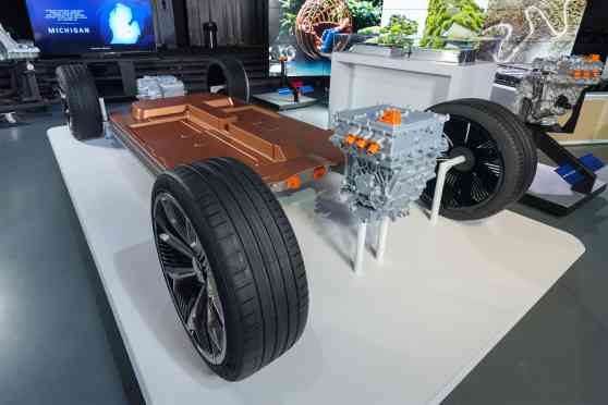 GM developing EV battery that can last for 1 million miles, report says image