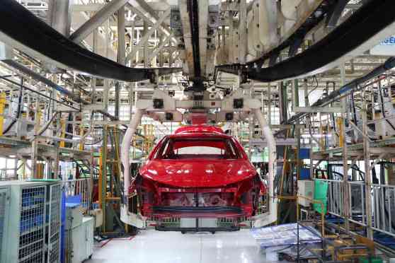 Toyota PH restarts Vios, Innova production at 50% capacity image
