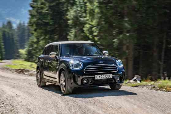 This is the (facelifted) 2021 Mini Countryman image