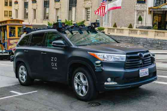 Amazon wants to buy an autonomous car company image