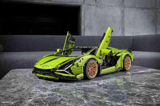 This 1/8 scale Lamborghini Sian is the most expensive Lego kit yet image