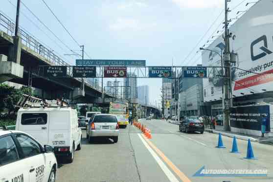 Do private cars still have to avoid EDSA's two yellow bus lanes? image