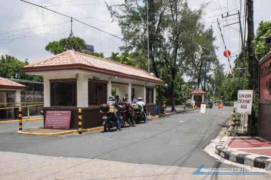 PNP to village, condo guards: you may not take custody of driver's licenses image