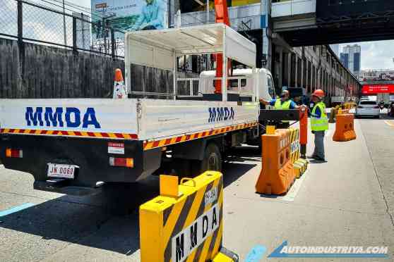 MMDA to add reflectors on EDSA bus lane barriers image