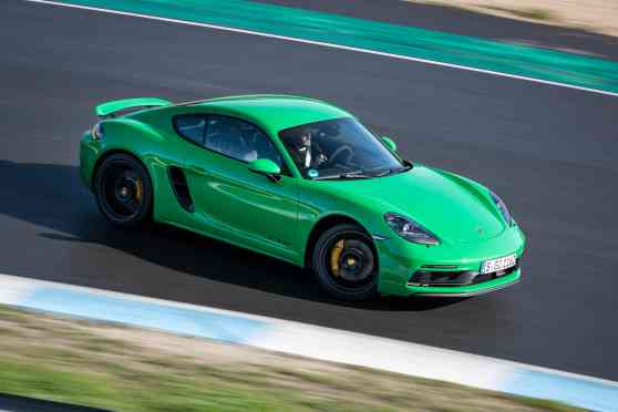Porsche 718 Cayman GT4, Boxster Spyder now come with PDK image