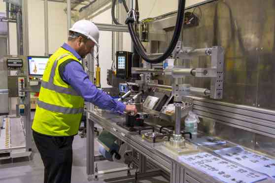 High-speed 5G tech to help Ford build EVs faster image