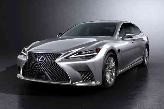 Can you spot the changes made on the 2021 Lexus LS? image